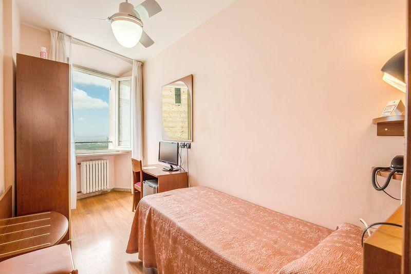 Hotel Roma Ассизи Экстерьер фото